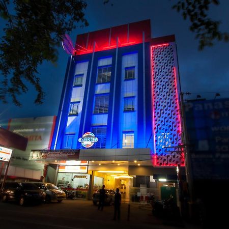 Cordela Hotel Medan Exteriör bild